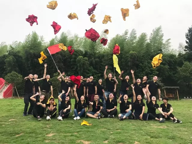 “向妄想启程” 人生就是博官网销售团建活动美满开放